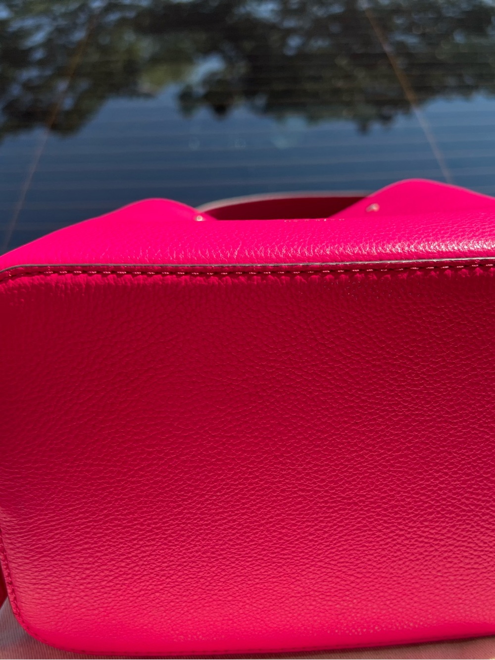 Kate Spade small leather Bucket/shoulder/crossbody bag - Picture 7 of 11